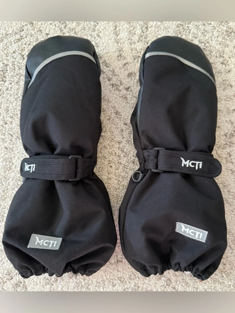 MCTI Waterproof Black Mittens Sz Kids XS 8-11 Years
